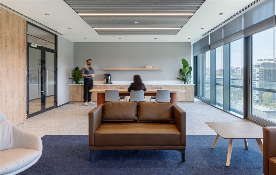 Mercedes Benz Executive Floor